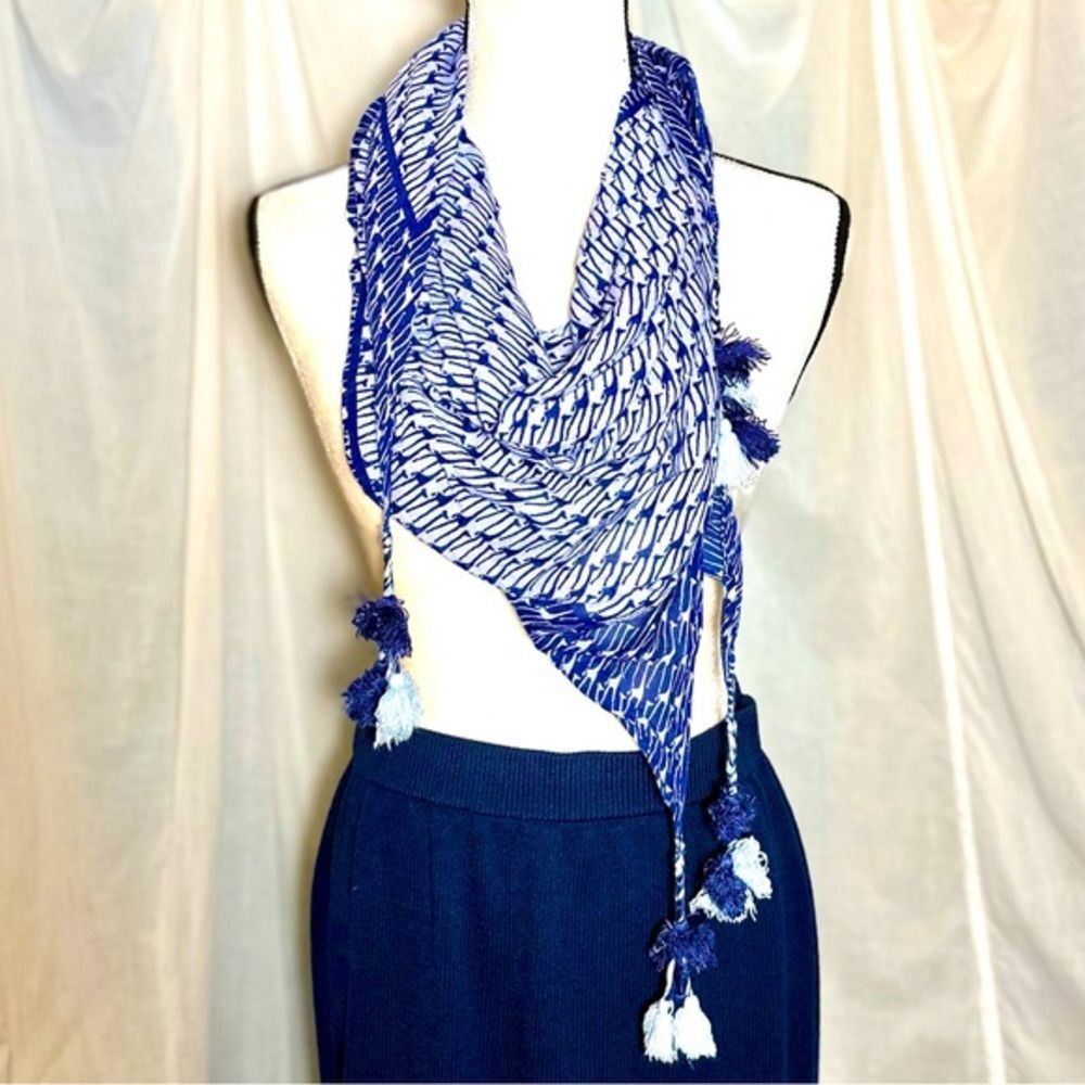 🌟 World Market Giraffe Print Scarf with Tassels